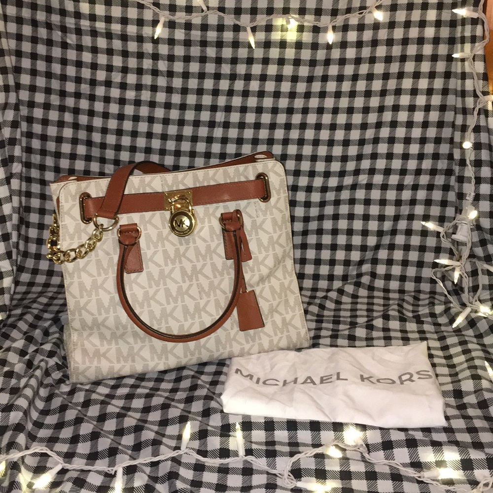 Michael Kors Hamilton Signature Large Logo Tote✨💛